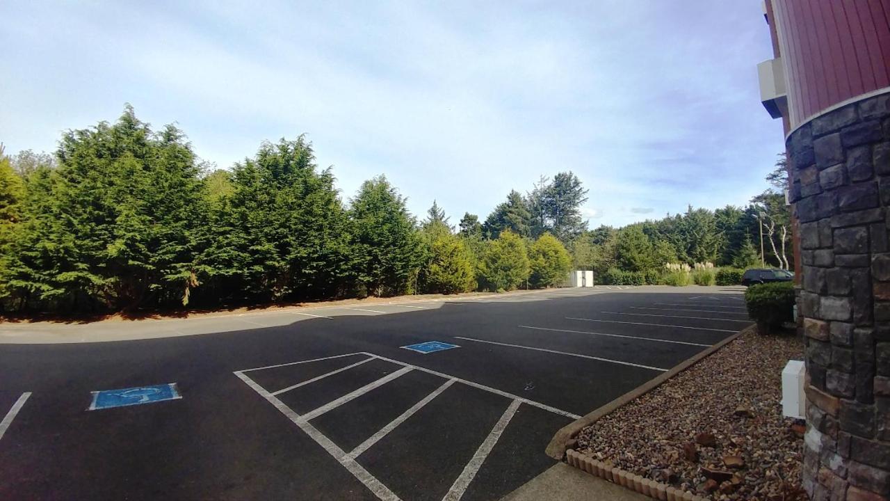 Palace Inn & Suites Lincoln City Ngoại thất bức ảnh