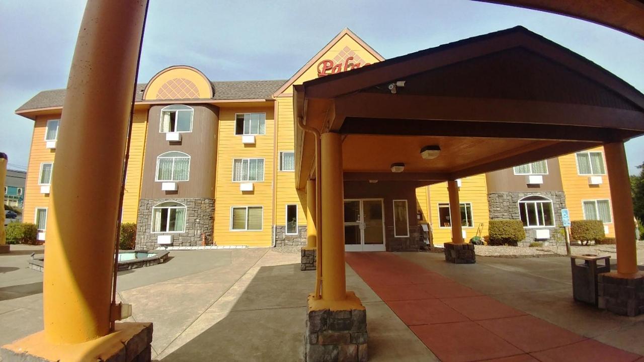 Palace Inn & Suites Lincoln City Ngoại thất bức ảnh